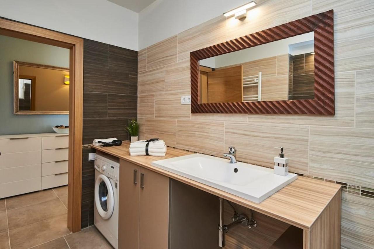 Orangehomes Fantastic 3 Bedrooms Apartment Dohany Street Будапеща Екстериор снимка